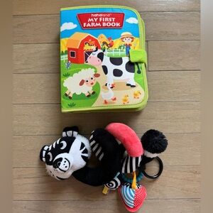 Manhattan Toy, Busy book